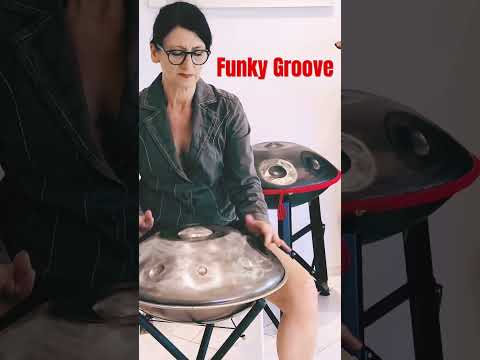 Funky Groove auf der Mini Taopan Handpan 46 cm