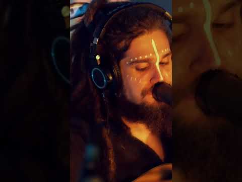 #multitasking #didgeridoo #handpan #percussiveguitar
