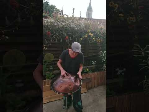 Handpan D kurd. je cherche à mettre du rythme, structure .... c'est pas encore gagné haha