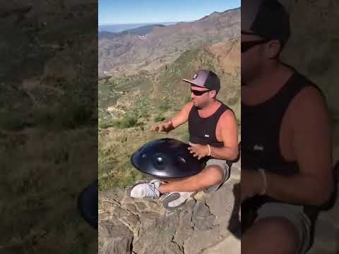 B hijaz handpan with views on Roque Nublo (Gran Canaria) and El Teide (Tenerife)