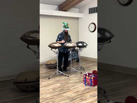 Sleigh Ride by Leroy Anderson on Handpan 🛷🛸 #handpan #sleighride #handpandan #leroyanderson