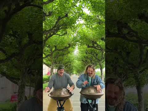 Teaming up with Leander in Mainz for a pre concert jam 🛸#handpanmusic #handpan