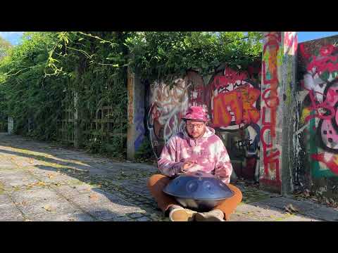 small town jungle / Handpan D Kurd / urban handpan session