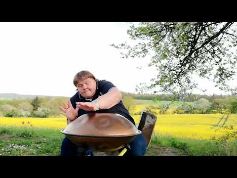 Der Honig Song – Die Bienchen sammeln ihren Nektar im Handpanklang
