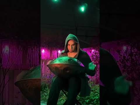 🎶Finding some new melodies on the new UFO 🛸 (full vid linked) #handpanmeditation #percussion