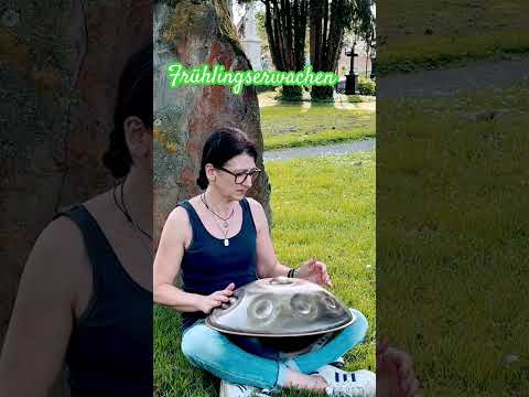 Handpan Session im Kirchpark #groove #handpanmusic #shortvideo