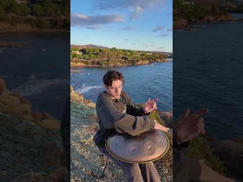 I miss summer ☀️ This and other grooves of mine on Notepan ✨ #handpan #chillmusic #relaxingmusic