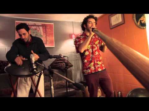Trio avec Didgeridoo et Percussions • Monday