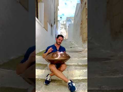 BEAUTIFUL PUGLIA! Playing handpan in the streets during Summer