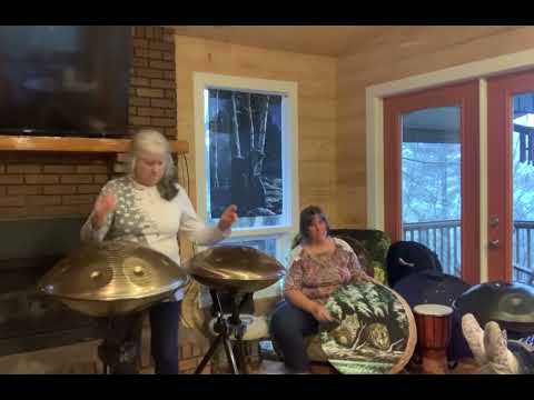 🛸🎶That Handpan Lady welcomes you to an early morning (very) slow practice jam up in the mountains!