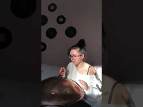 experimenting with #handpan sounds 🛸 playing on a F# Kurd 20 by #maginstruments