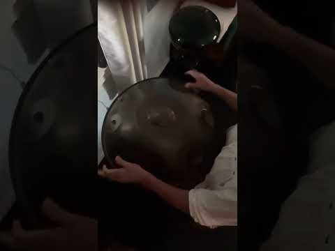 🛸🎶 That Handpan Lady .. playing an A2 created by @gios.instruments  💕 🎶🛸