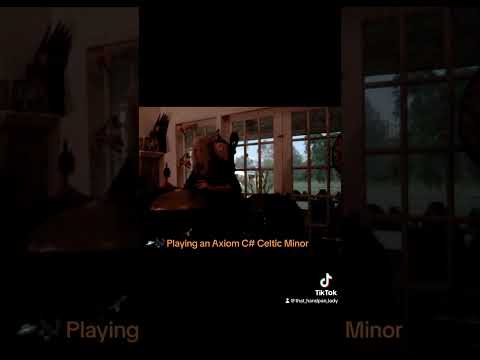 🌞 G’Mornin’ world!  Starting the day out with my Axiom C# Celtic Minor 🛸🎶