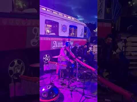 A mesmerizing moment right on the street