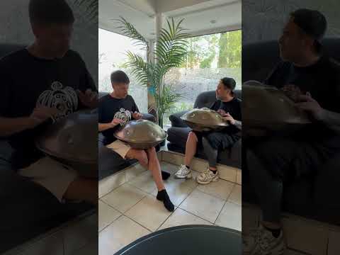 Spontane Jam-Session nach dem Tattoo – pure Magie. #handpanmusic #handpan