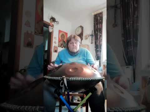fun with my D kurd 11 Cenz Handpan