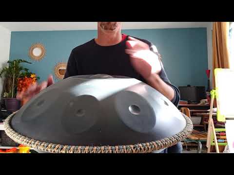 Handpan Week 38 - Enjoying a detuned D Celtic 😮