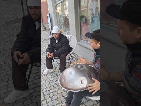 Streetmusic, rap meets the handpan, new kinda music. Make music - not war. #maaloupan #jay #peace