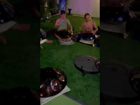 how to play handpan