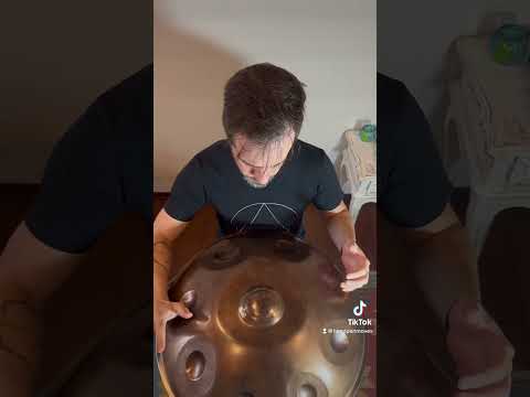 LEARN A COOL ROLL ON THE HANDPAN  #handpan #handpanplayer #tutorial #music