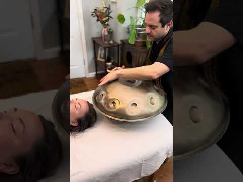 Soundhealing using #handpan #handpanmeditation #handpanmusic #handpanyogamusic #soundhealing #relax