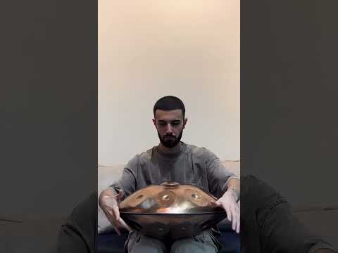 Chilling out with this sweet C# Pygmy from @harmony_handpan ☮️🌱