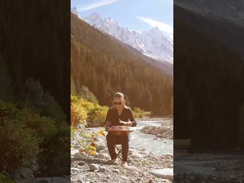Playing on my Neotone handpan in front of the Mont Blanc mountain chain in France 🛸🗻😊 #handpan #hang