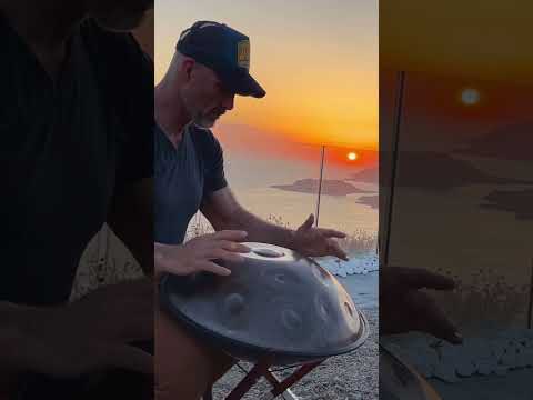 Santorini Sunsets 💚🌅 #handpanmusic #handpan