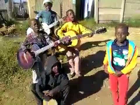 Groupe d'enfants musiciens en Afrique 🔴 djoliba music store