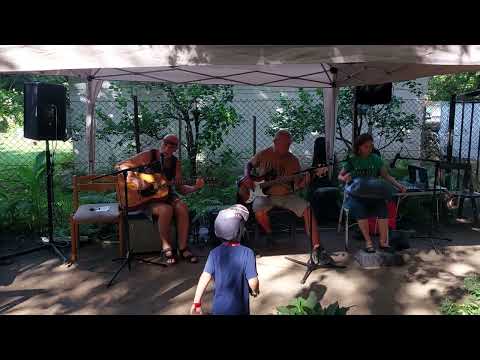 Blues impro accompanied with handpan