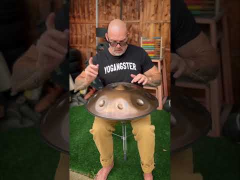 The gentle roar of the F2 Hijaz 🦁 #handpanmusic #handpan