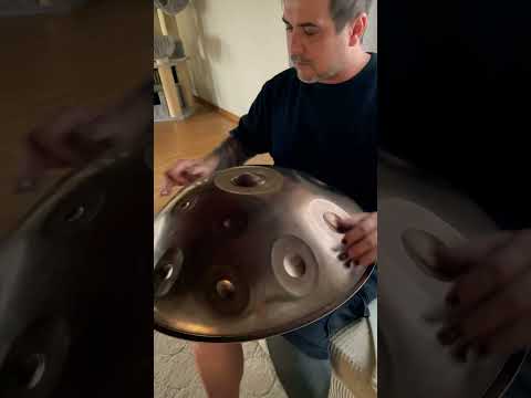 A calming and soothing melody that cannot stop playing ✨🛸🤍 #handpanmusic #calmingmusic #handpan