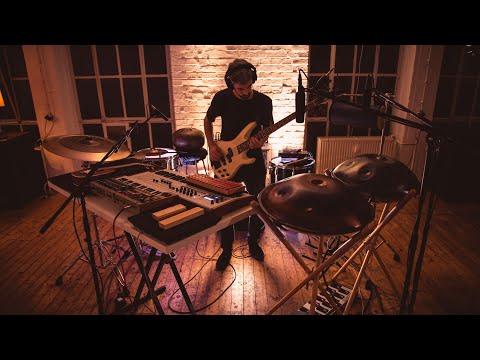connor shafran | « hold » | (Livestream Performance from Thomann’s Online Music Festival)