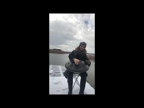 a peaceful winter day with my handpan by the lake