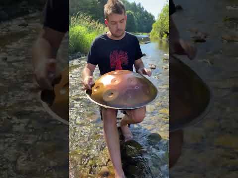 Łukasz Dembiński / Handpan solo / E Amara 20