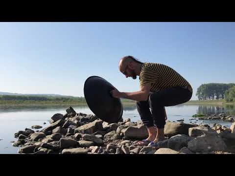 Handpan impro at the Maas