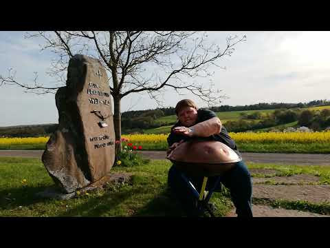 Und wieder schallt die Handpan übers Dorf