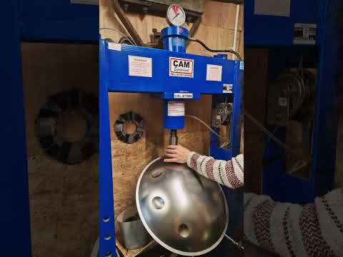 Pressing dimples | Acero E Amara 20 | Handpan Maker | Learning to build my own handpans!