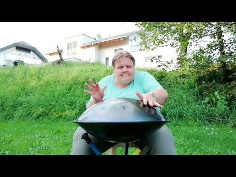 orientalische Handpan Klänge im Garten
