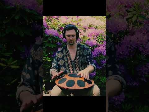 Botanical Drift is out now on all streaming platforms! Enjoy! 🧡