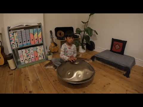 IBNI ROCKS ON HANDPAN "COMPUTER TO FRANCE"