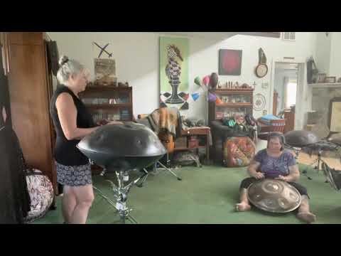 🛸🎶  It’s a Tiflis F2 Handpan jam!! 🎶🛸