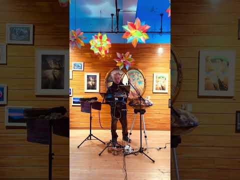 Yogetsu Akasaka plays Handpan using HEX amp handpan stand