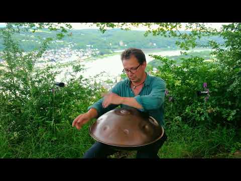 Tobias Bülow plays "Flove" on handpan